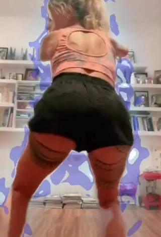 3. Sexy Florencia Peña Shows Butt