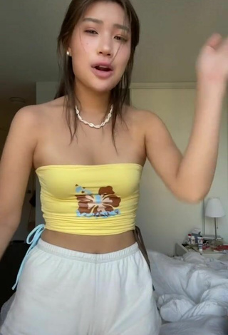 5. Hot Hannah Kim Shows Cleavage in Tube Top