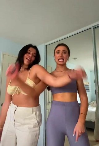 3. Hot Hannah Meloche Shows Cleavage in Sport Bra