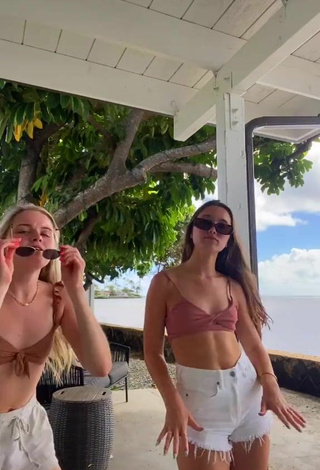 6. Sweetie Hannah Meloche Shows Cleavage in Bikini Top