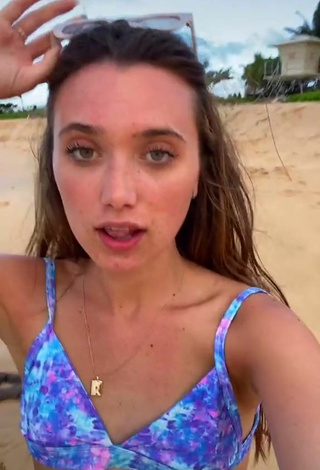 2. Cute Hannah Meloche Shows Cleavage in Bikini Top at the Beach