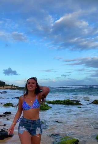 5. Cute Hannah Meloche Shows Cleavage in Bikini Top at the Beach