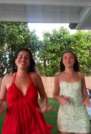 3. Sexy Hannah Meloche Shows Cleavage in Dress