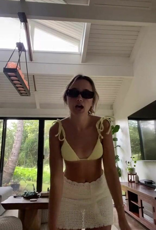 Sexy Hannah Meloche Shows Cleavage in Bikini Top