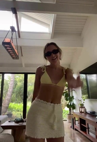 2. Sexy Hannah Meloche Shows Cleavage in Bikini Top