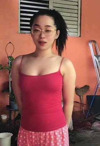 Hot Yennie Perilla Shows Cleavage in Red Top