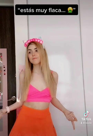 4. Sexy Bianki Place in Pink Crop Top