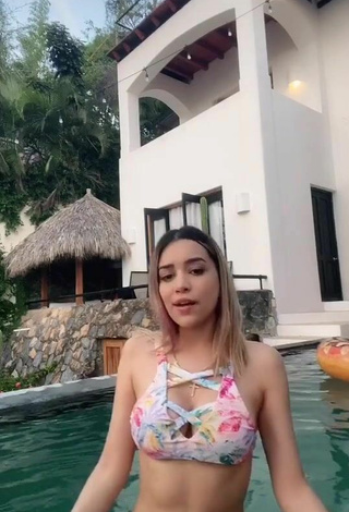 3. Hottest Brianda Deyanara Moreno Guerrero Shows Cleavage in Floral Bikini at the Pool