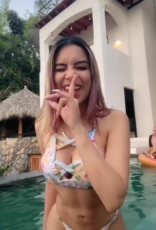 5. Seductive Brianda Deyanara Moreno Guerrero in Floral Bikini at the Pool
