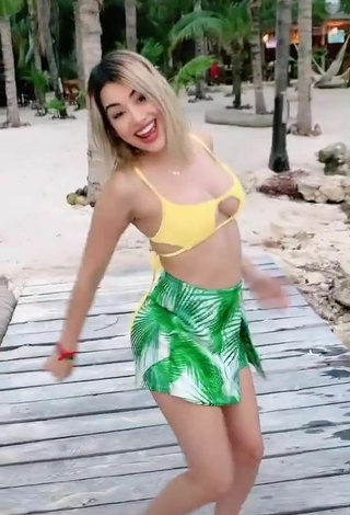 Amazing Brianda Deyanara Moreno Guerrero in Hot Yellow Bikini Top at the Beach