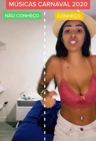 4. Sexy Pamella Fuego Shows Cleavage and Bouncing Boobs in Peach Crop Top