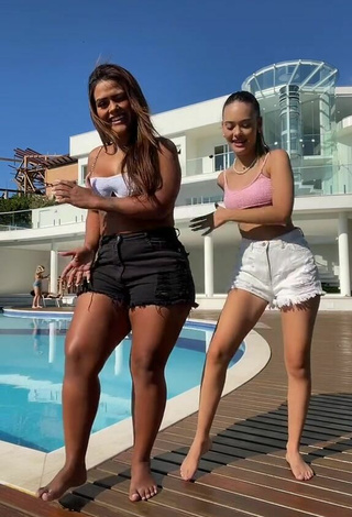 2. Sexy Camila De Almeida Loures in Pink Bikini Top at the Swimming Pool