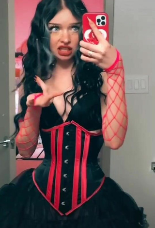 3. Amazing candyasmus Shows Cleavage in Hot Black Corset