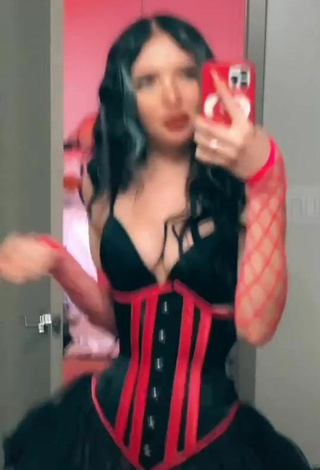 5. Amazing candyasmus Shows Cleavage in Hot Black Corset