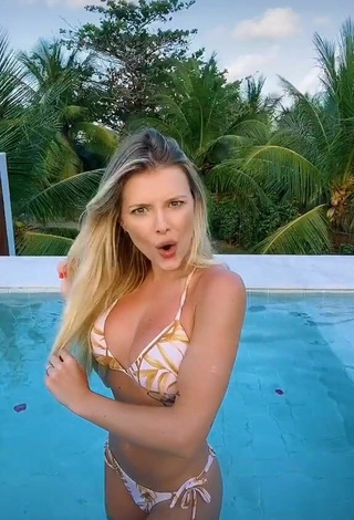 2. Amazing Carol Bresolin in Hot Floral Bikini at the Swimming Pool