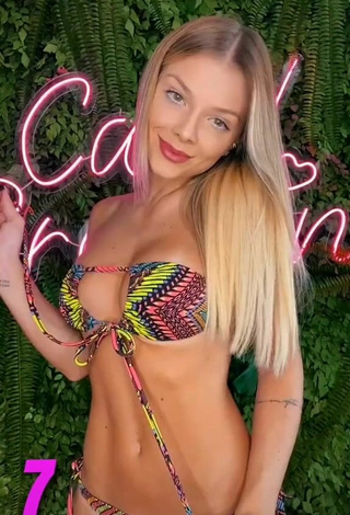 4. Sexy Carol Bresolin in Bikini