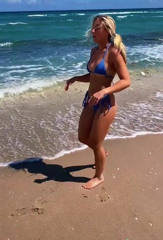 5. Sweetie Cassidy Thompson in Blue Bikini at the Beach while doing Fitness Exercises