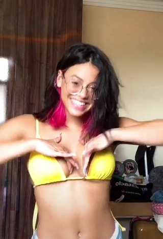 2. Breathtaking Maria Clara Garcia Shows Cleavage in Yellow Bikini Top