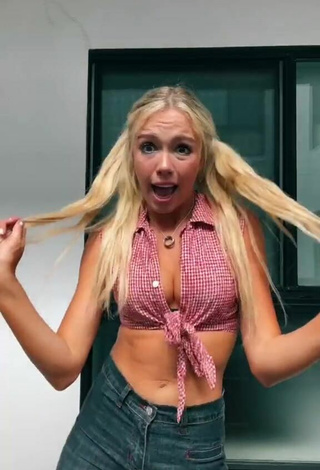 Sexy Nicole Nuanez Shows Cleavage in Checkered Crop Top