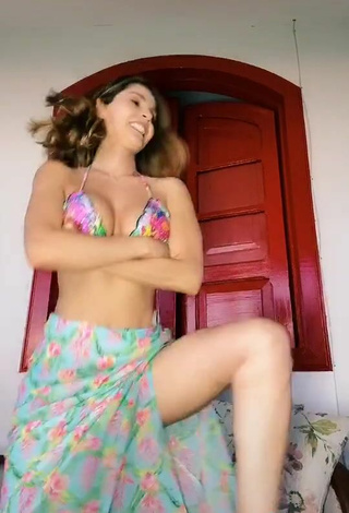 4. Hot Carmen Villalobos Shows Cleavage in Floral Bikini Top