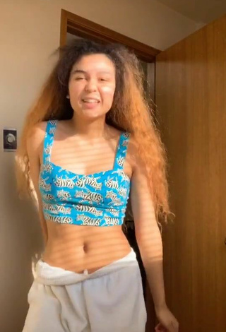 Beautiful Cassidy J in Sexy Crop Top
