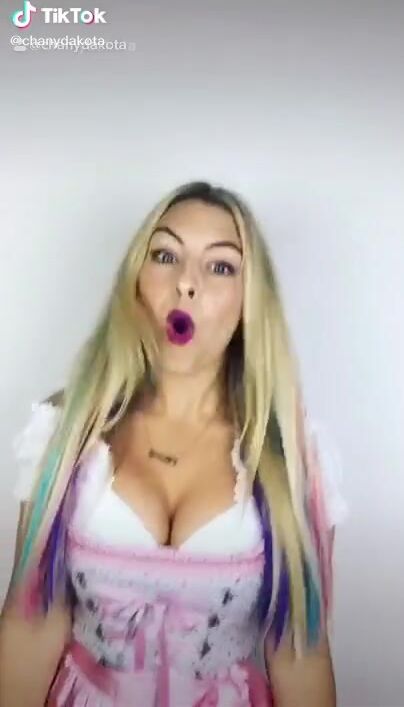 Sexy Chany Dakota Shows Cleavage Sexyfilter Com