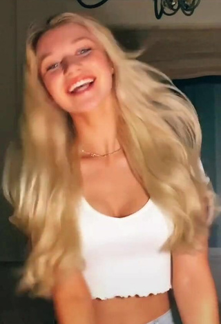 Beautiful Charli Elise Shows Cleavage in Sexy White Crop Top