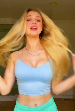 2. Hot Charli Elise Shows Cleavage in Blue Crop Top