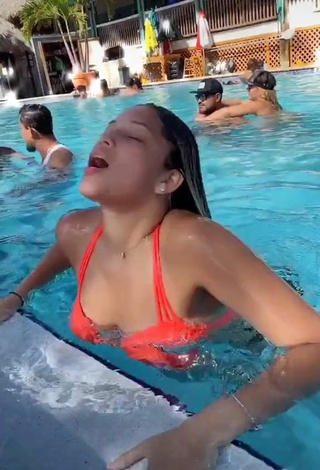 Sexy Noheliaah in Bikini at the Swimming Pool