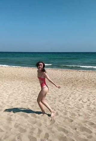 5. Sexy Iryna Kudashova Shows Butt at the Beach
