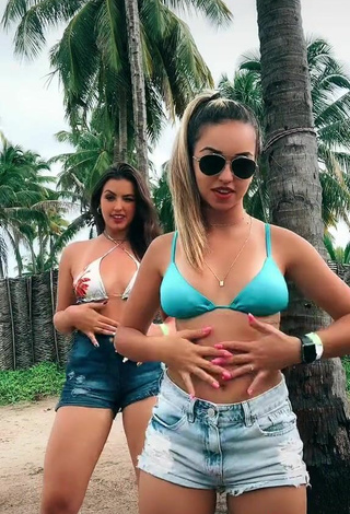 6. Hot Isa Pinheiro Shows Cleavage in Bikini Top