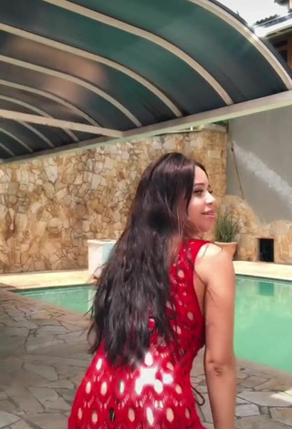 3. Sexy Carol Nunes Shows Cleavage in Red Dress while Twerking