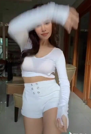 4. Sexy Ivana Alawi Shows Cleavage in White Crop Top