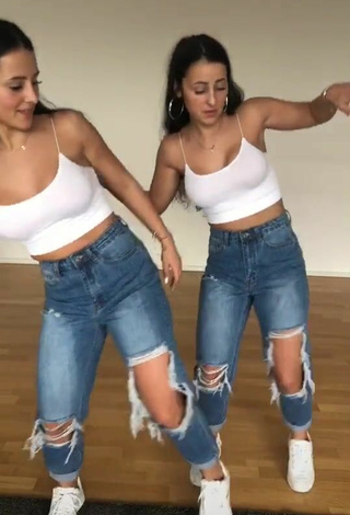 2. Gorgeous jakictwins Shows Cleavage in Alluring White Crop Top