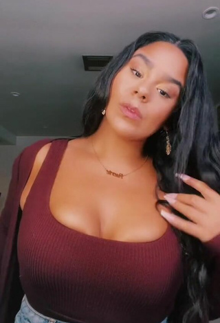 Sexy Jessica Marie Garcia Shows Cleavage