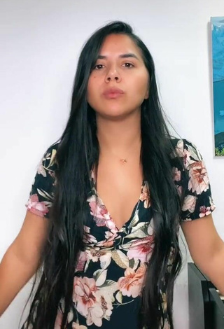 4. Sexy Joseane Vega Shows Cleavage in Floral Dress