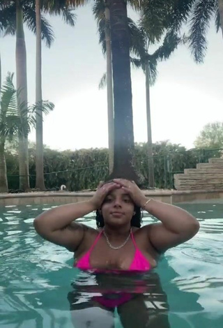 Sexy Mikayla Saravia Shows Cleavage in Pink Bikini Top at the Swimming Pool