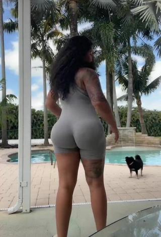 3. Hot Mikayla Saravia Shows Big Butt