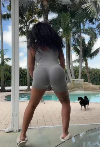 4. Hot Mikayla Saravia Shows Big Butt