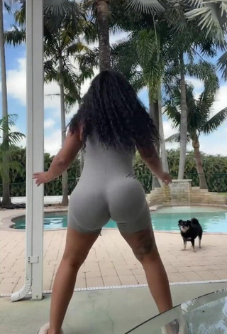 5. Hot Mikayla Saravia Shows Big Butt