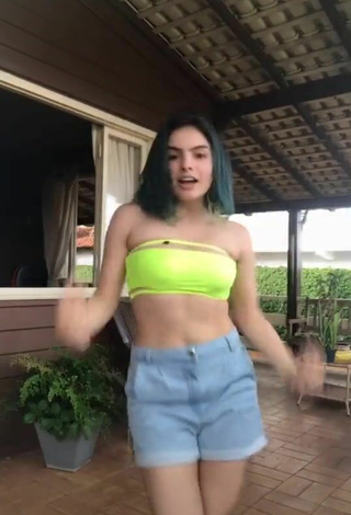 4. Sexy Laura Pihn Shows Cleavage in Lime Green Tube Top