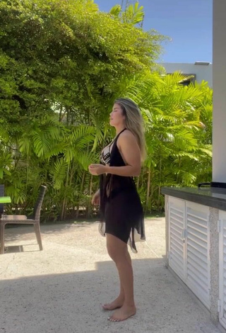 Hot Laura Fuentes Shows Cleavage in Bikini