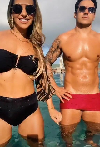 3. Sexy Lica Lopes Ramalho Shows Cleavage in Black Bikini