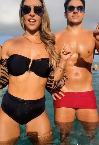 6. Sexy Lica Lopes Ramalho Shows Cleavage in Black Bikini