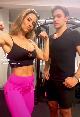 Sexy Lica Lopes Ramalho in Tight Pants in the Sports Club