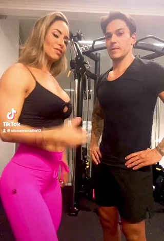 2. Sexy Lica Lopes Ramalho in Tight Pants in the Sports Club