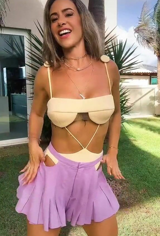 6. Alluring Lica Lopes Ramalho Shows Cleavage in Erotic Bikini Top
