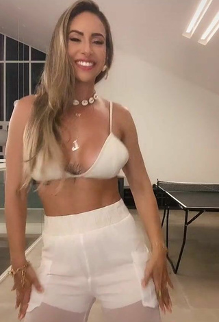 5. Hottest Lica Lopes Ramalho Shows Cleavage in White Bikini Top