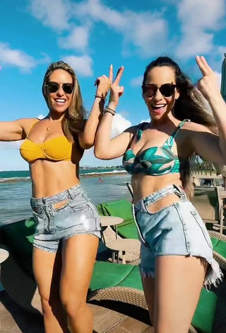 2. Hot Lica Lopes Ramalho Shows Cleavage in Bikini Top