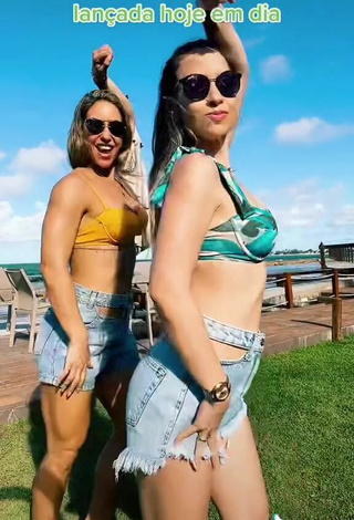 6. Sexy Lica Lopes Ramalho Shows Cleavage in Bikini Top